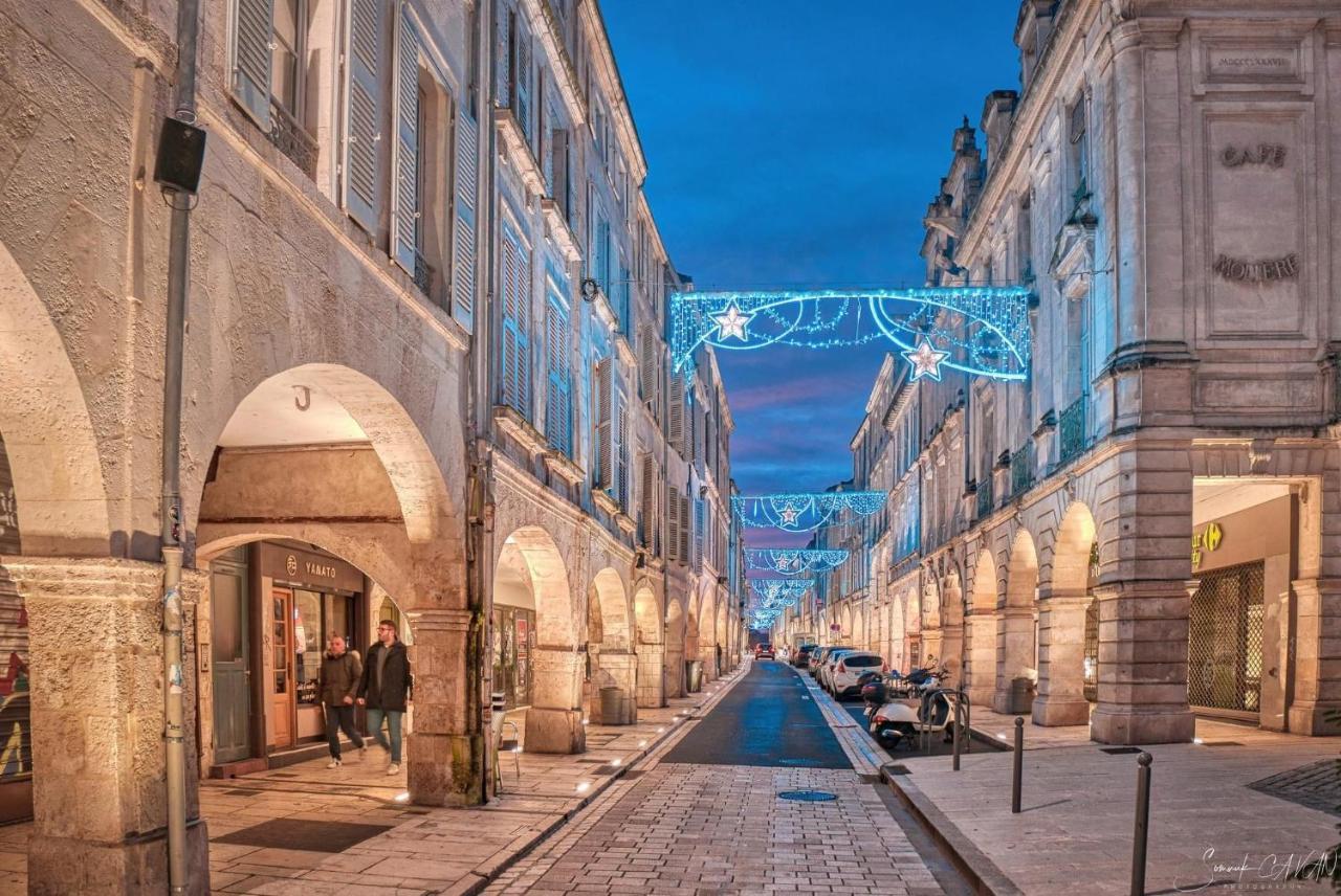 Charmant Cocon Iode Cosy Equipe, Baigne De Lumiere, Situe Au Coeur De La Rochelle A 1Min A Pied Du Marche Central Avec Tv Et Wifi La Rochelle (Charente-Maritime) Exterior foto